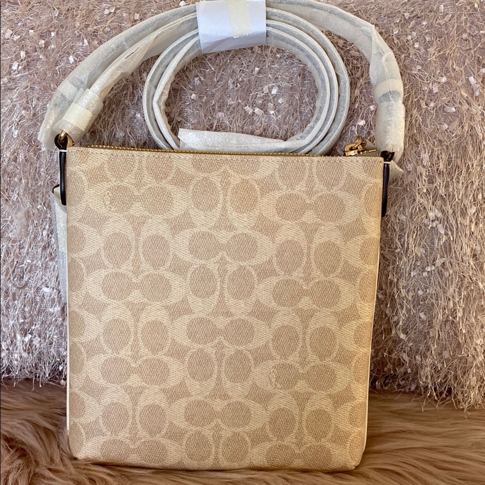 NWT Coach Mini Rowan File Bag In Signature Canvas - Picture 3 of 9